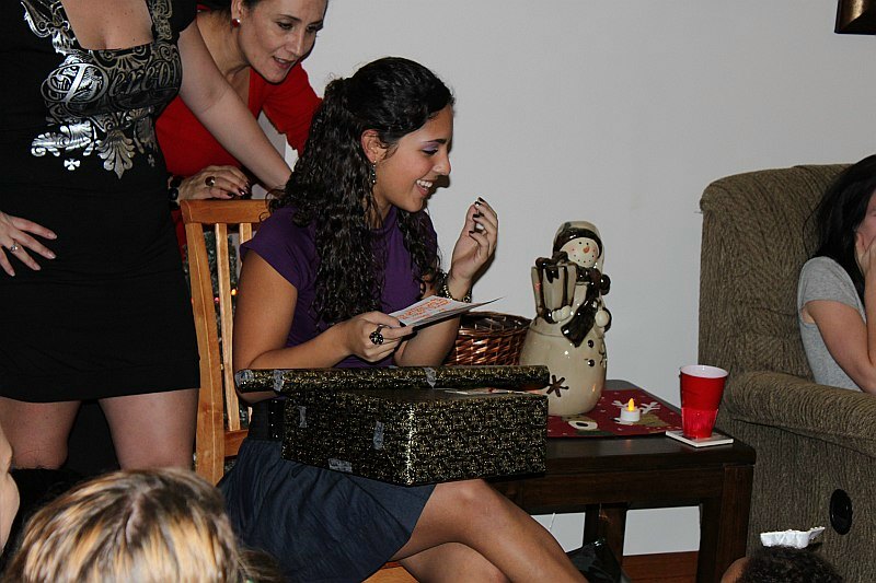../Images/MnetteHParty09114.jpg