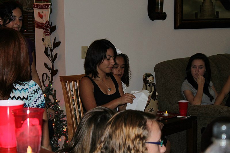 ../Images/MnetteHParty09167.jpg