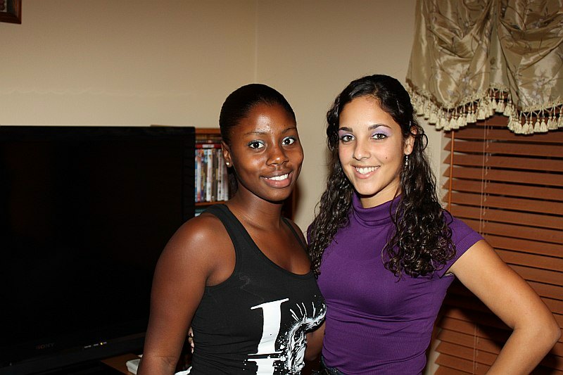 ../Images/MnetteHParty09331.jpg