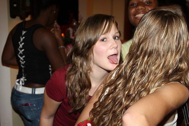 ../Images/MnetteHParty09337.jpg